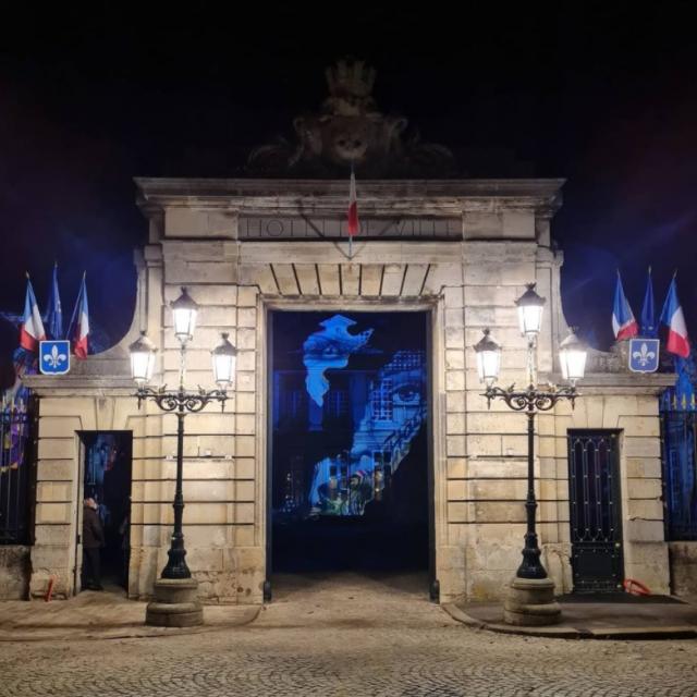 L'Hôtel de Ville < Soissons en Lumières