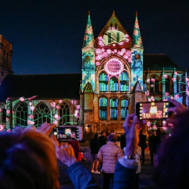 L'abbaye Saint-Léger < Soissons en lumières