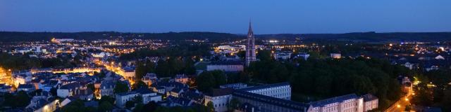 tchin en haut de la cathédrale < Soissons en lumières