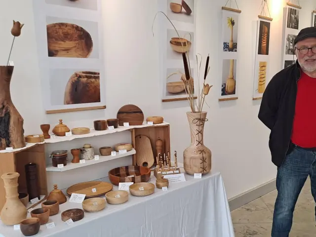 1 Des 3 Representants De La Famille Perocheau Joseph Et Ses Creations En Bois