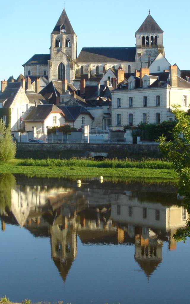 La ville de Saint-Aignan vue du Cher