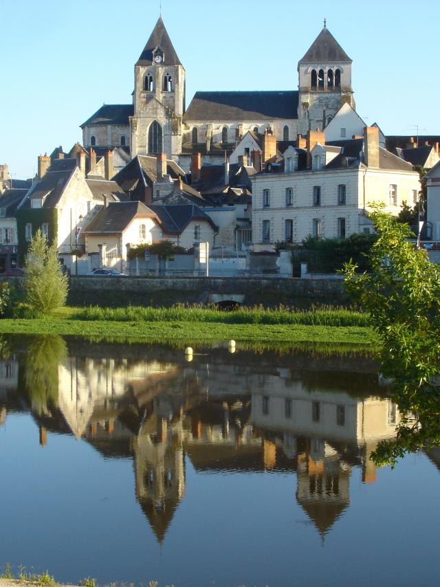 La ville de Saint-Aignan vue du Cher