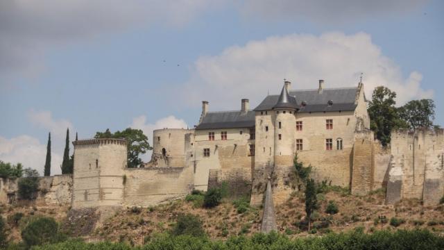 Vue Eloignee Forteresse Chinon Chateaux Loire Mylittleroad 1170x780