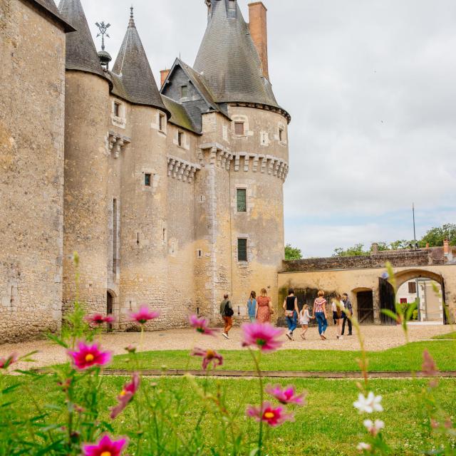 Chateau Fougeres Sud Val De Loire Agence Les Conteurs (1)