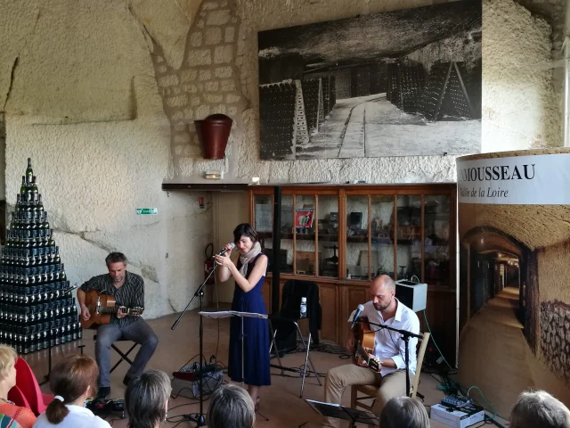 Groupe de jazz en concert aux Caves Monmousseau