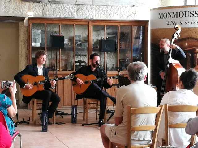 Groupe de jazz en concert aux Caves Monmousseau