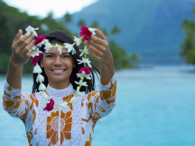 Polynesian Welcome in Bora Bora © Tahiti Tourisme