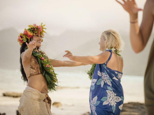 Danse Tahitienne - Tahiti Tourisme © Myles Mcguinness