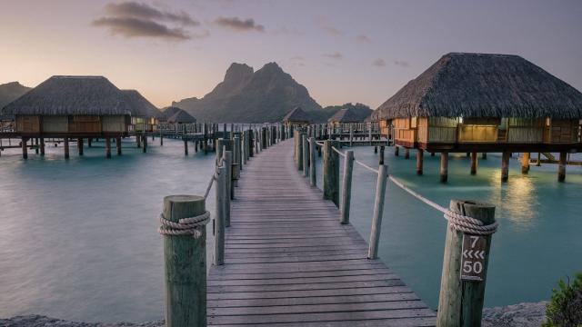 Vue Sur Le Mont Otemanu Bora Bora © Myles Mcguinness