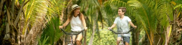 Family Bike Ride in Rangiroa - Tahiti Tourisme
