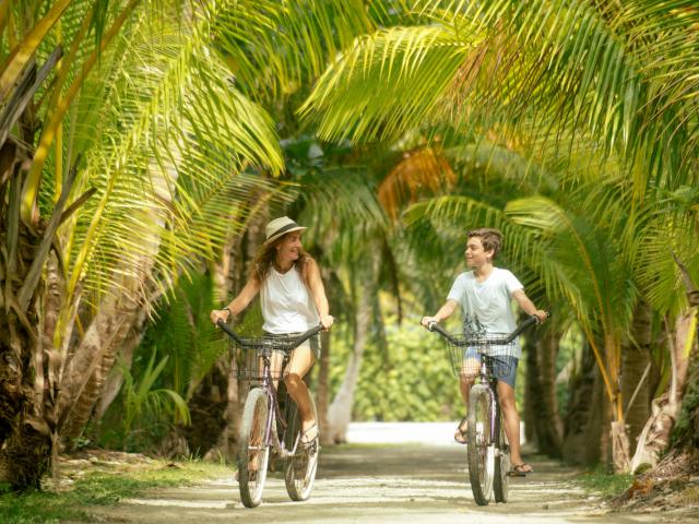 Family Bike Ride in Rangiroa - Tahiti Tourisme