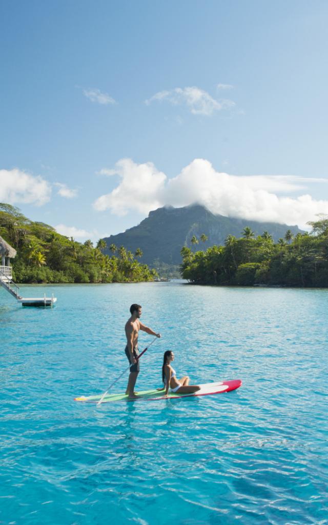 Stand Up Paddle in th Lagoon of Bora Bora
