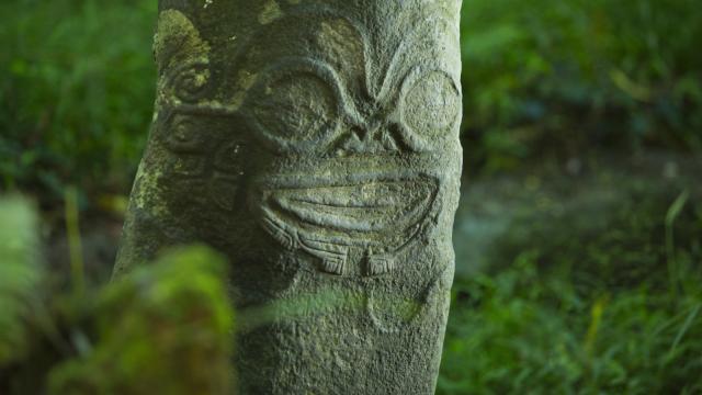 Hiva Oa Tiki Souriant © Tahiti Tourisme