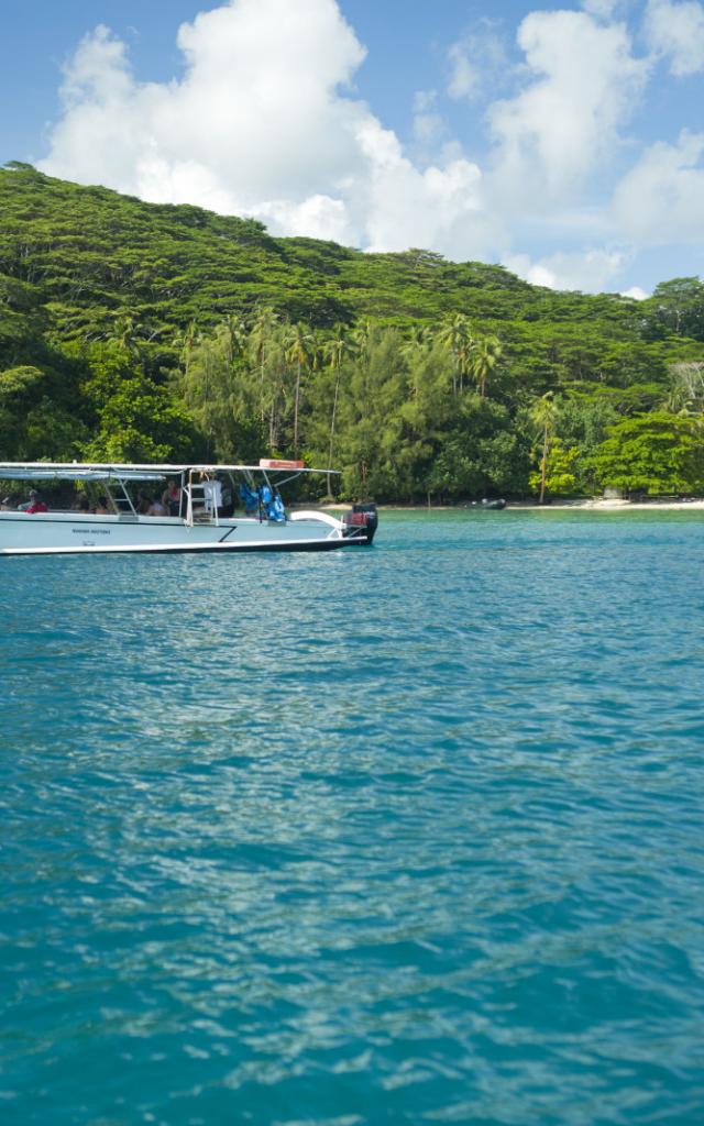 Boat on the lagoon of Huahine