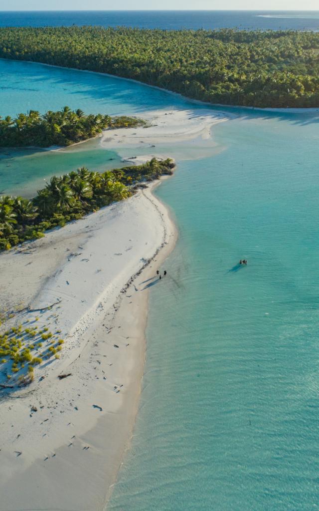 Beach and Lagoon of Tetiaroa - Tahiti Tourisme