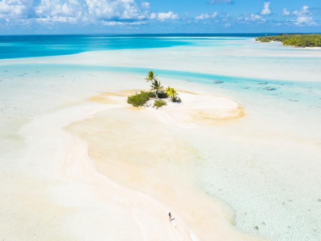 Sable Rose Fakarava - Tahiti Tourisme © Jim Winter