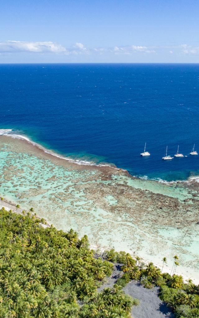 Aerial View of the Lagoon of Tetiaroa - Tahiti Tourisme © Tahiti Fly Shoot