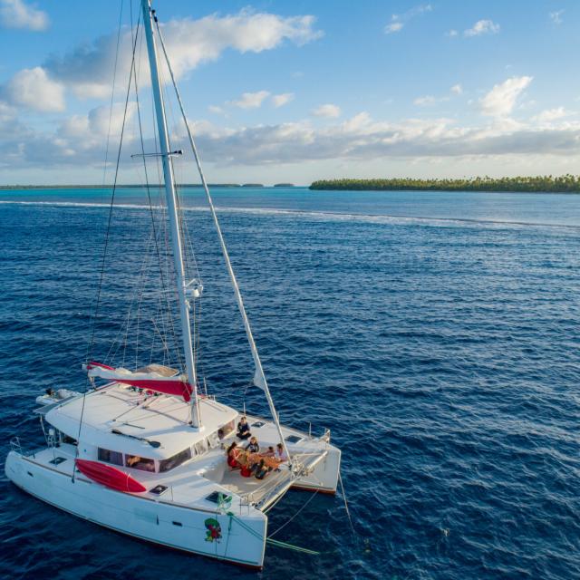 sailboat in tahiti