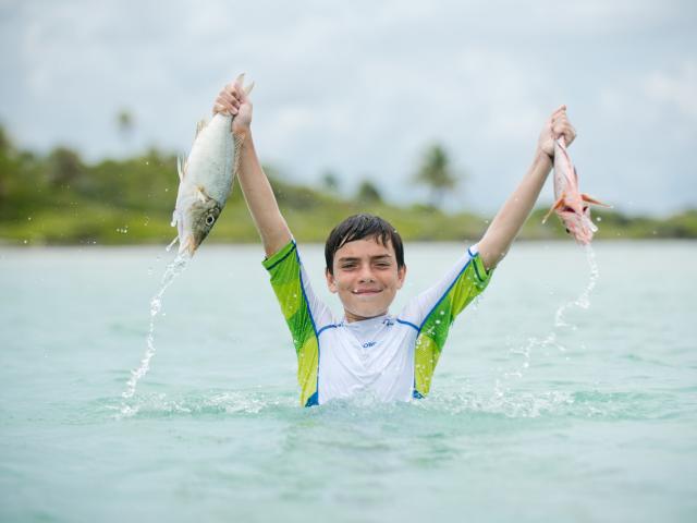 Fishing in Rangiroa - Tahiti Tourisme © Hélène Havard
