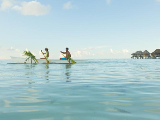 Outrigger Canoe Tikehau - Tahiti Tourisme © Tahiti Tourisme