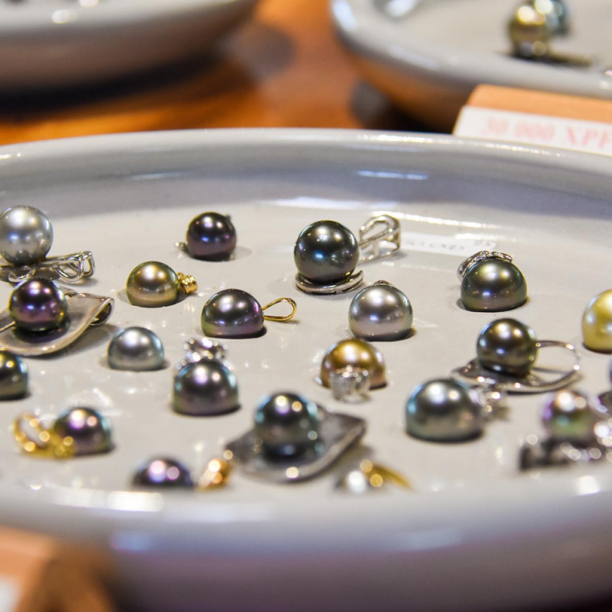 Buying a Tahitian pearl Tahiti Tourisme Official website of The