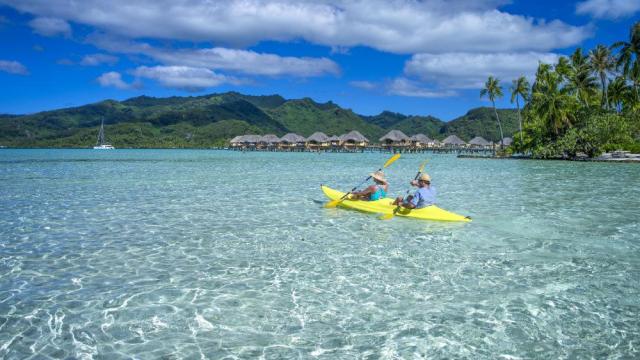 kayak-lagon-tahaa-david-kirkland.jpg