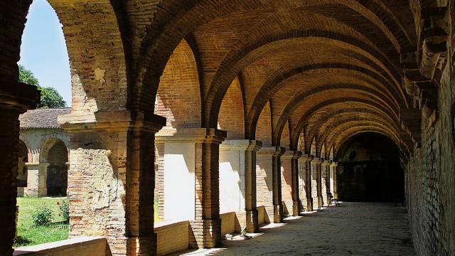 Cloître de l'Abbaye de Belleperche