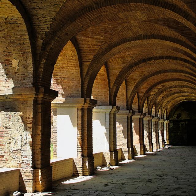 Cloître de l'Abbaye de Belleperche