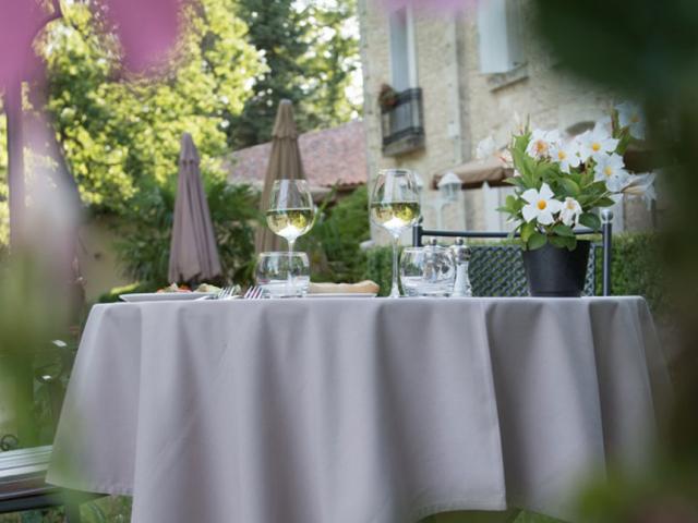 Chateau De L'hoste Terrasse