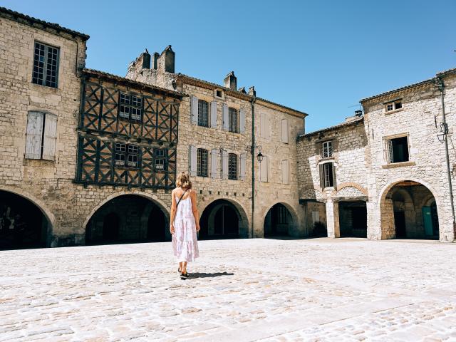 Place des cornières à Lauzerte