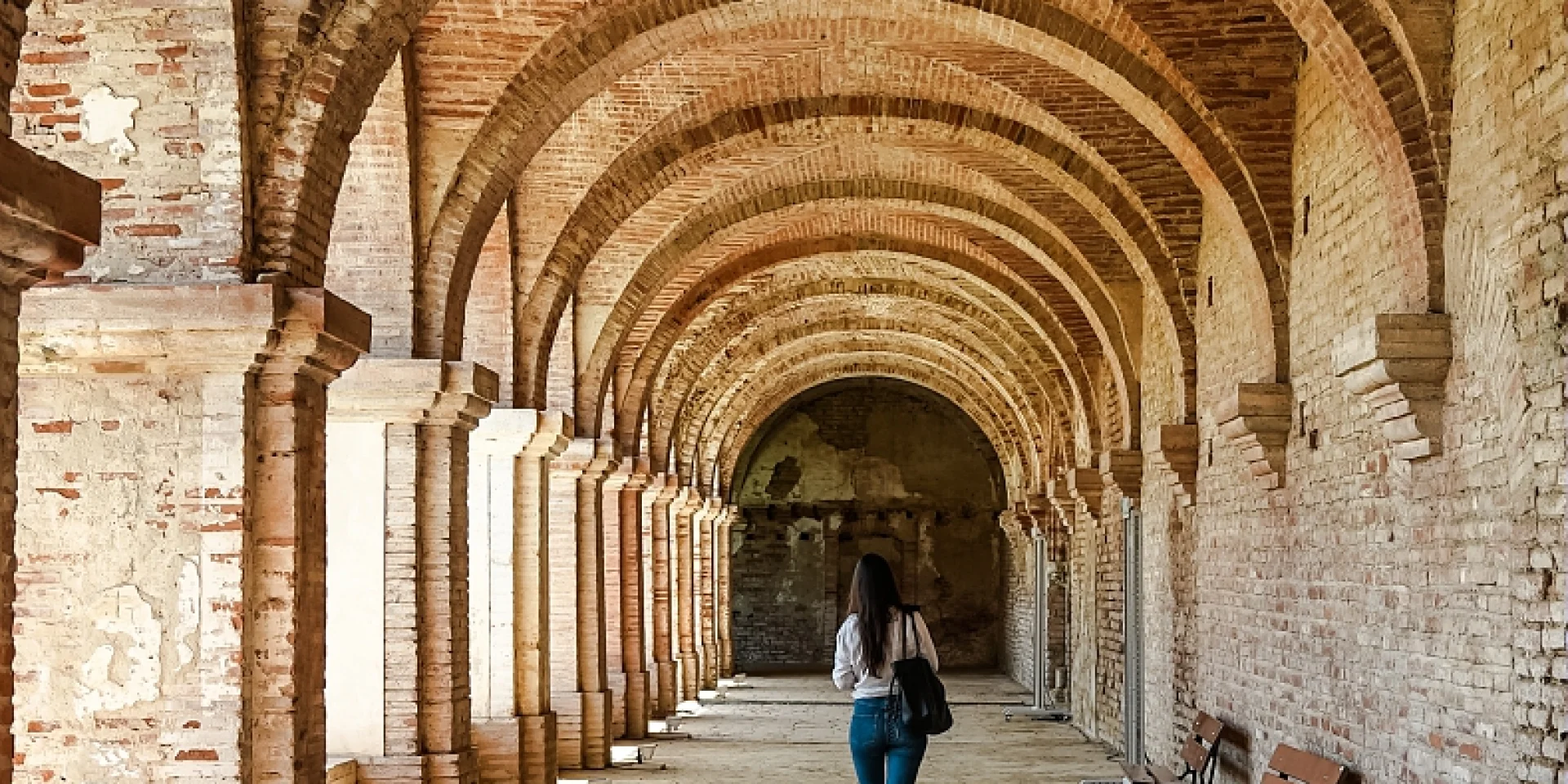 Extérieur de l'Abbaye de Belleperche