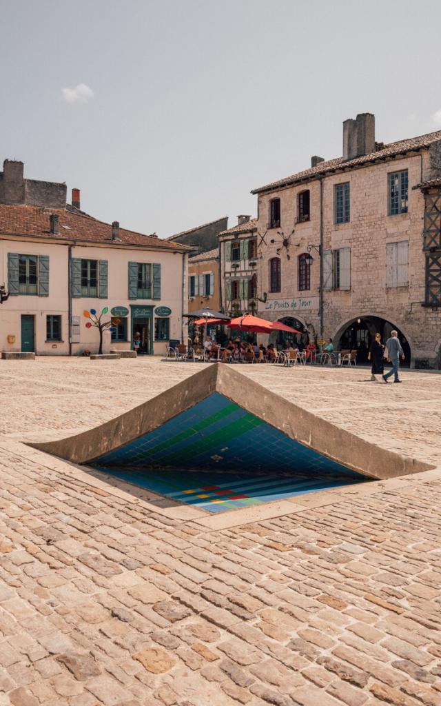 Angle de la Place des Cornières de Lauzerte