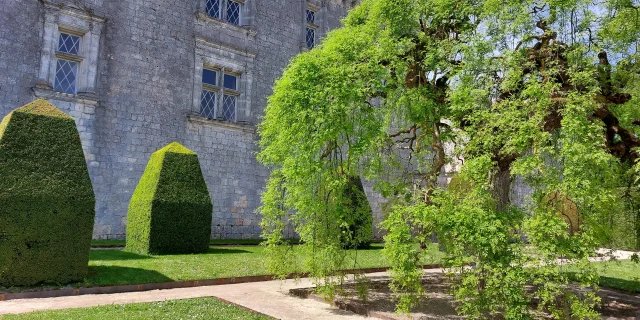 Chateau Gramont Aile Renaissance Min1