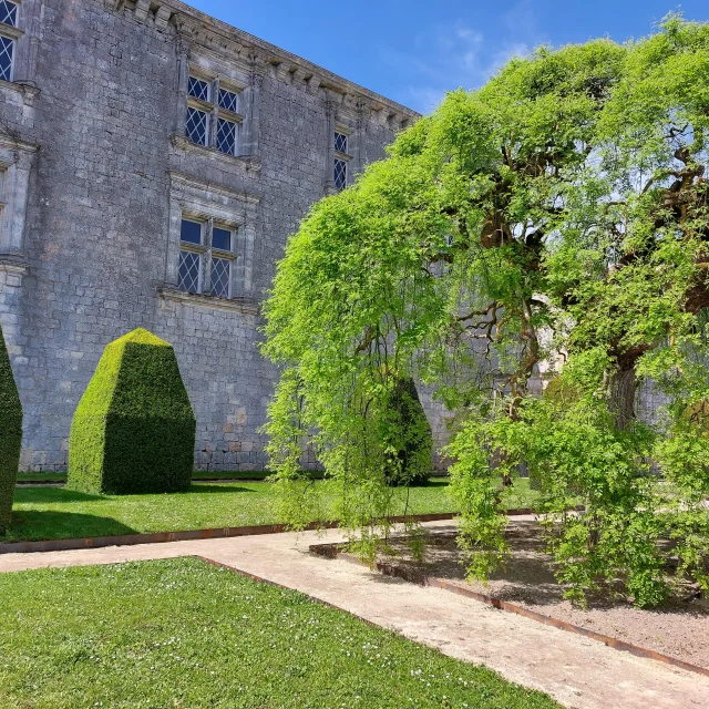 Chateau Gramont Aile Renaissance Min1