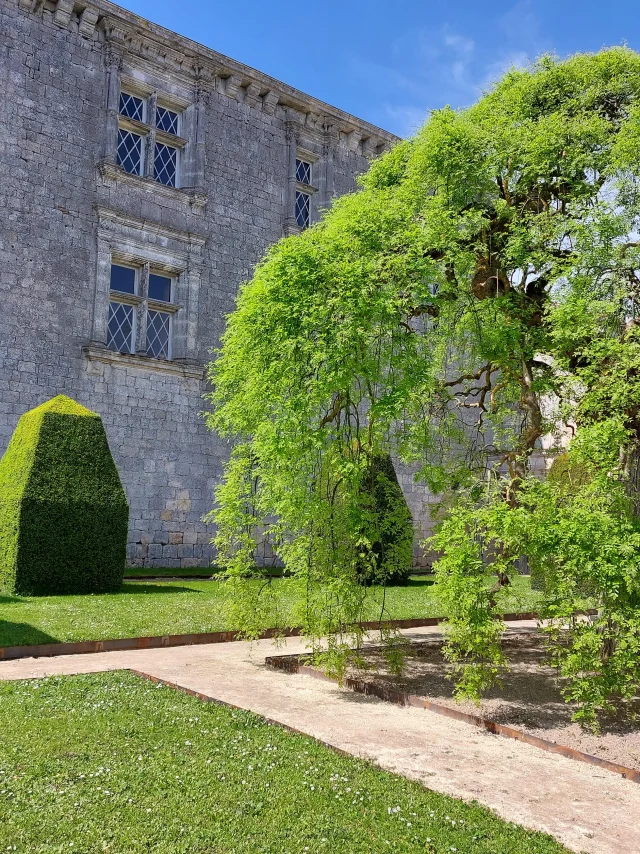 Chateau Gramont Aile Renaissance Min1