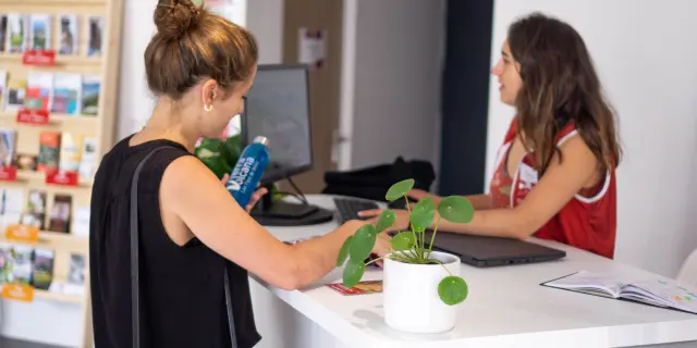 Accueil de l'Office de Tourisme du Goulet à Volvic