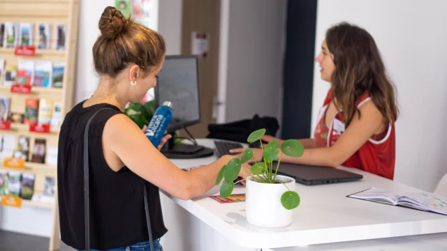 Accueil de l'Office de Tourisme du Goulet à Volvic