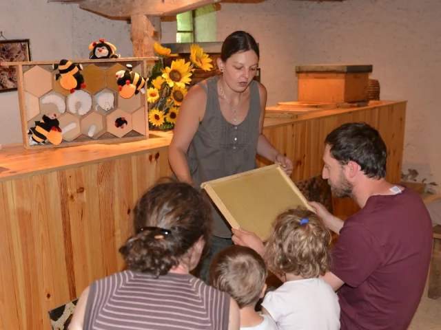 Atelier de la Ruche des puys à Saint-Ours-les-Roches