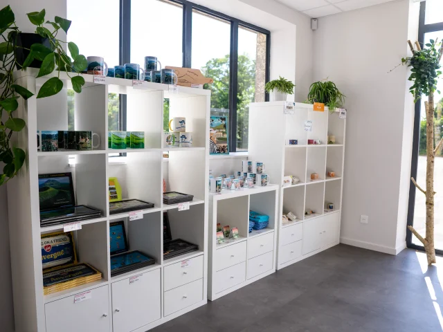 Boutique de l'Office de Tourisme du Goulet à Volvic