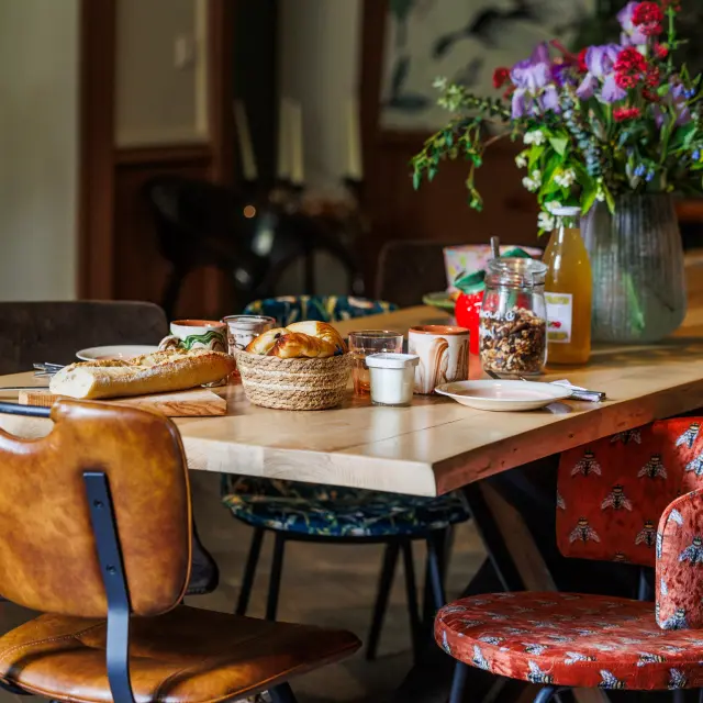 Frühstück Gästezimmer im Château de Bourrassol in Ménétrol