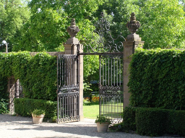 Jardins du château de Portabéraud à Mozac