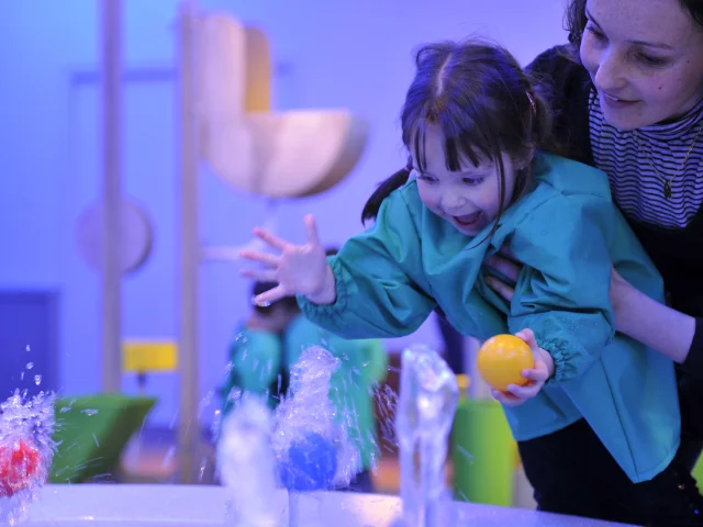 Cité des enfants au Parc Vulcania à Saint-Ours-les-Roches