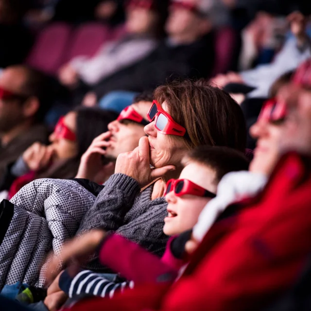 Ecran géant au Parc Vulcania à Saint-Ours-les-Roches