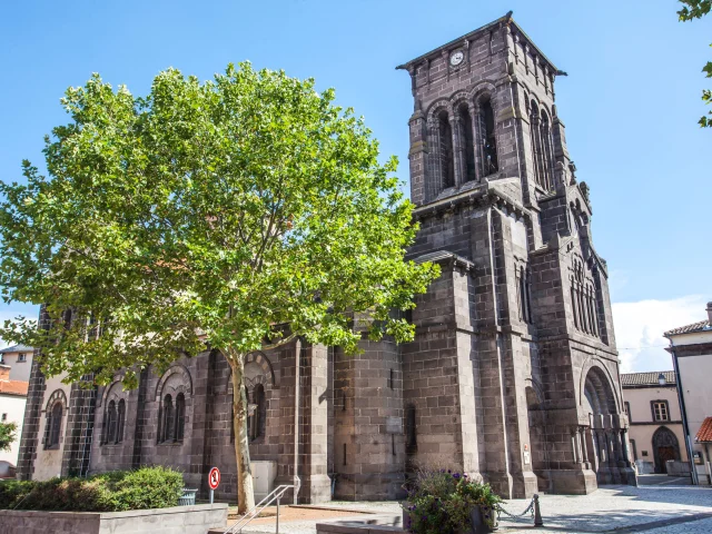 Eglise Saint-Priest à Volvic