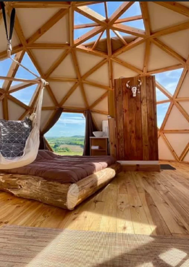 Hébergement insolite dômes Etoiles et moi à Menat