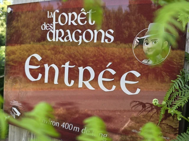 Forêt des dragons au Parc Vulcania à Saint-Ours-les-Roches