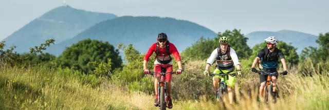 VTT sur le tracé de la GTMC au coeur de la chaîne des puys à Volvic