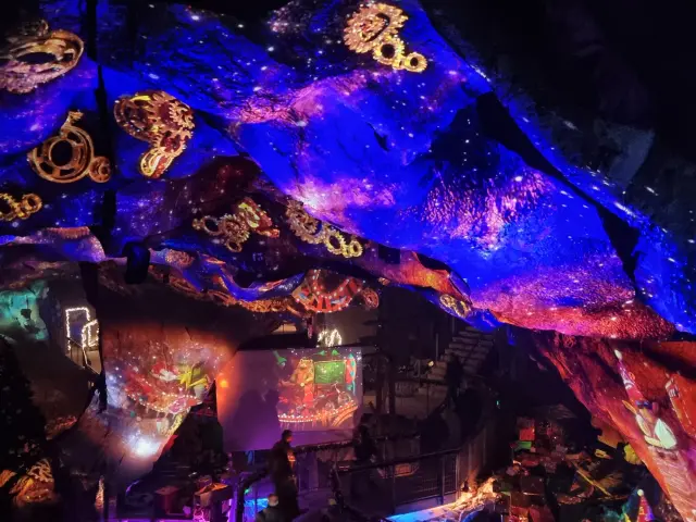 Grotte du Père Noël à Volvic