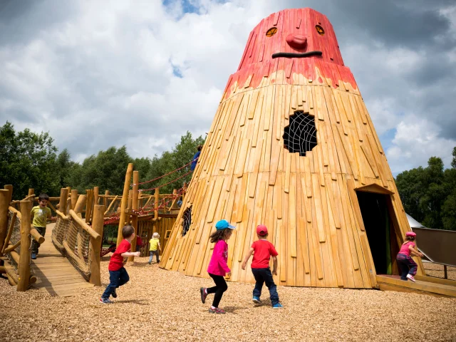 Maison de Pitoufeu au Parc Vulcania à Saint-Ours-les-Roches