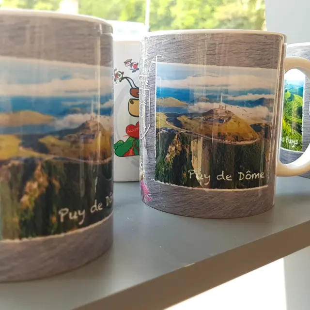 Shop des Fremdenverkehrsamtes - Auvergne-Tassen